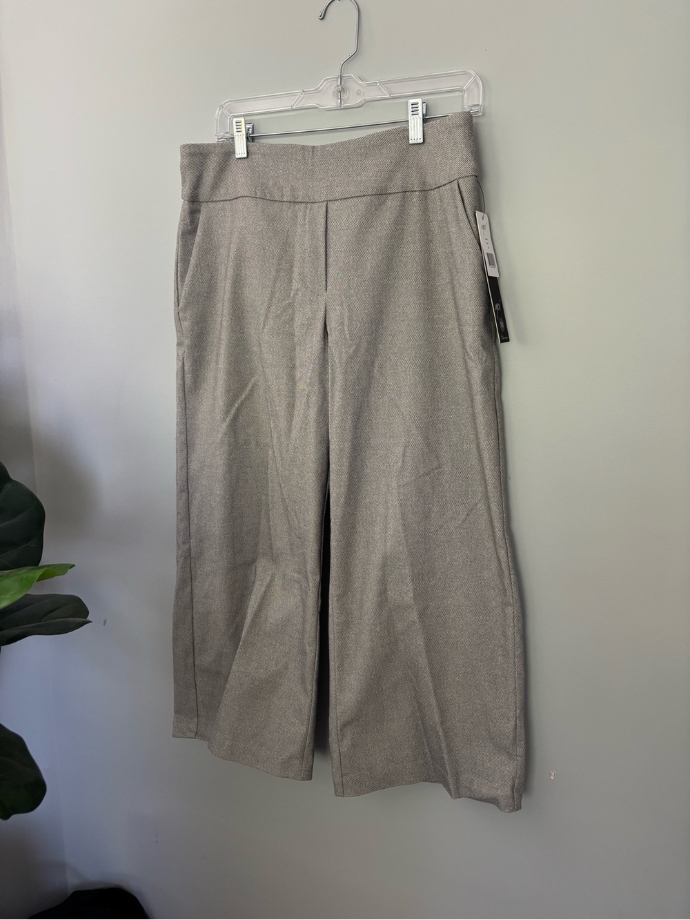 Pull-On Wide Leg Pants in Light Gray